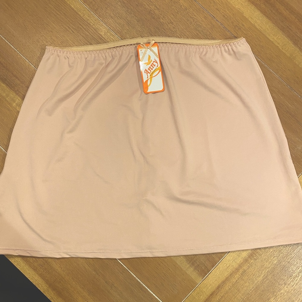 NWT brand new slip for dresses - size M